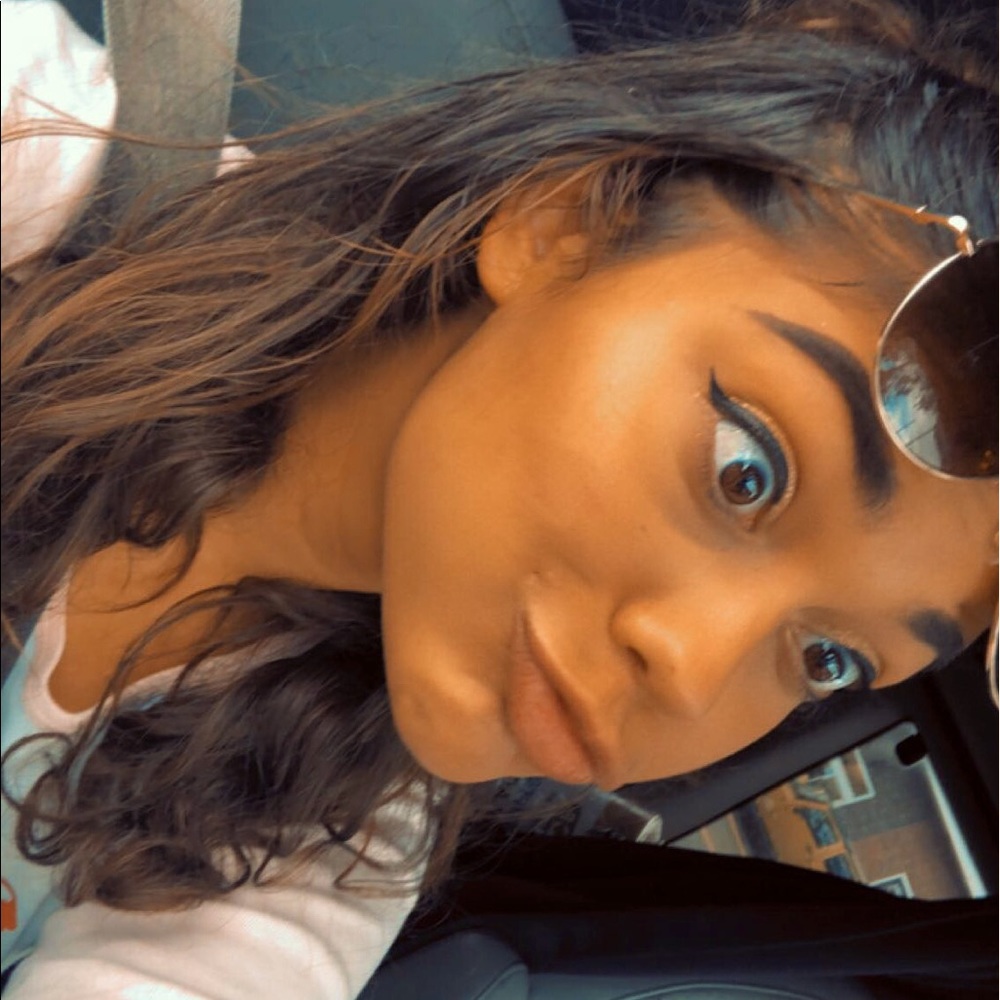 Meet your Posher, Indigo Raine